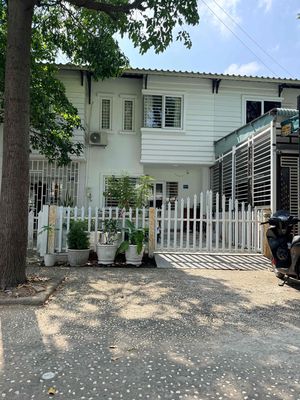 BÁN NHÀ PHỐ 106m2 . Sổ hồng công chứng 2ty870