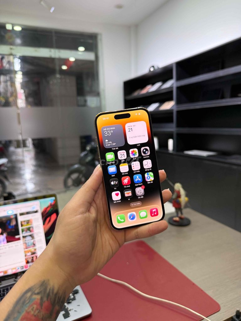 Apple iPhone 14 Pro QTE 128GB Gold Zin Áo Nguyên. Mua bán Điện thoại tại Quận Đống Đa Hà Nội được đăng bởi Hà Nội Mobile Bao Duyệt Nợ Xấu hình 1