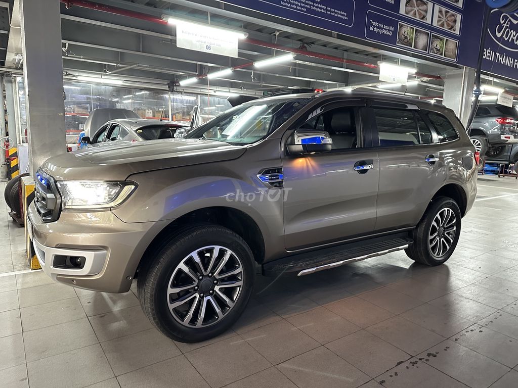 Ford Everest Titanium 2018 4x4 2.0L, bảo hành 2025