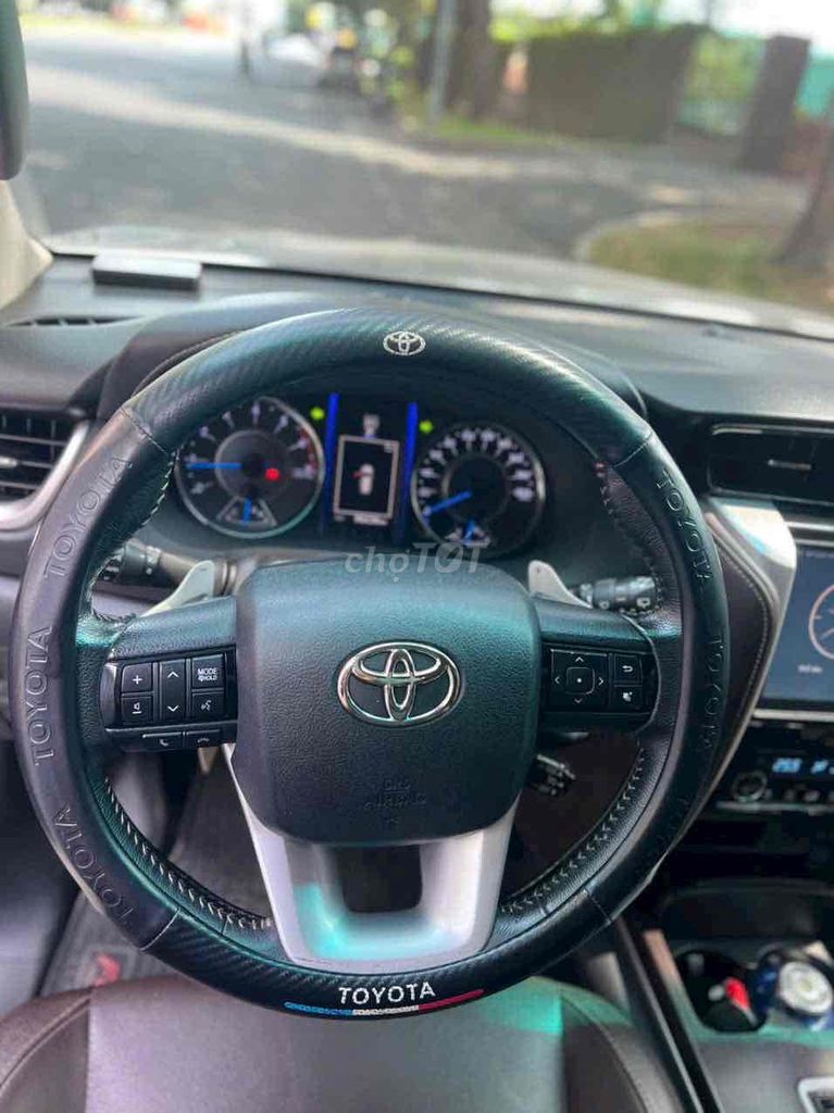 Toyota Fortuner 2019 2.7V 4x2 AT - 100000 km. Mua bán Ô tô tại Quận Tân Phú Tp Hồ Chí Minh được đăng bởi Huỳnh Thành hình 7