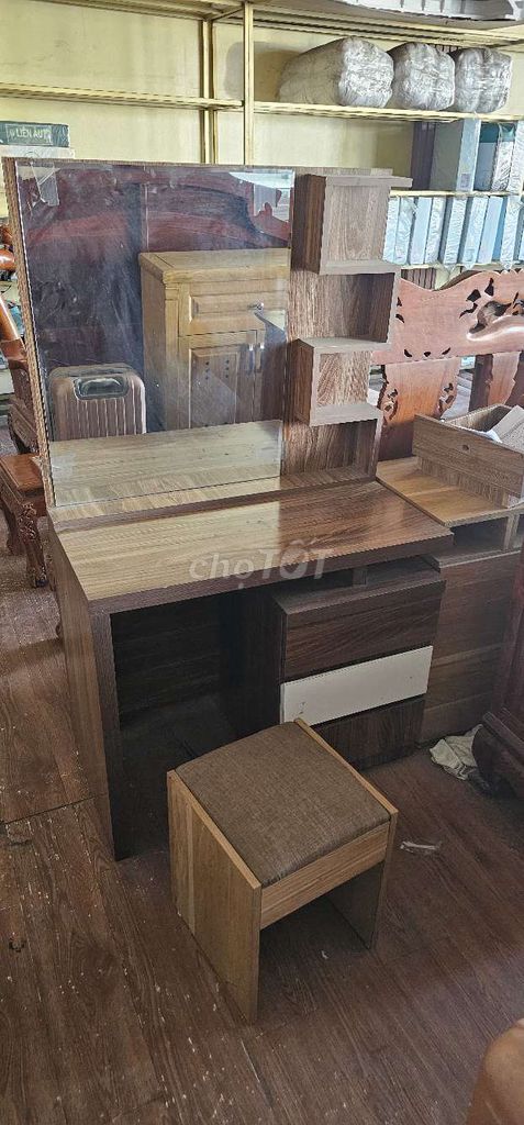 Bàn trang điểm Liên âu gỗ Nâu. Mua bán Bàn ghế tại Huyện Hóc Môn Tp Hồ Chí Minh được đăng bởi Tuấn hình 1