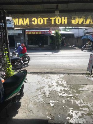 cần tuyển 2 thợ phụ tóc nam hoặc học viên
