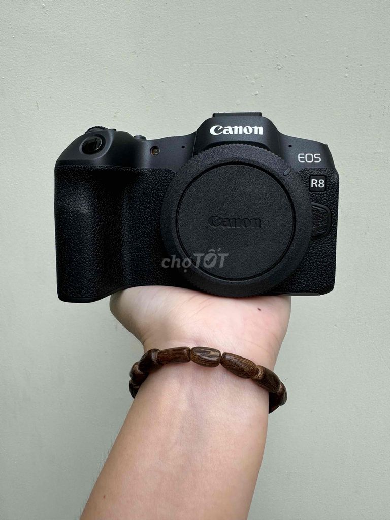 Canon R8 chính hãng BH 23 tháng mới tinh Fullbox .