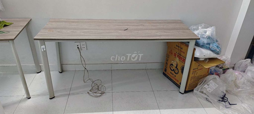 Bàn làm việc gỗ kim loại 160x60x75cm. Mua bán Bàn ghế tại Quận 6 Tp Hồ Chí Minh được đăng bởi Junwong hình 1
