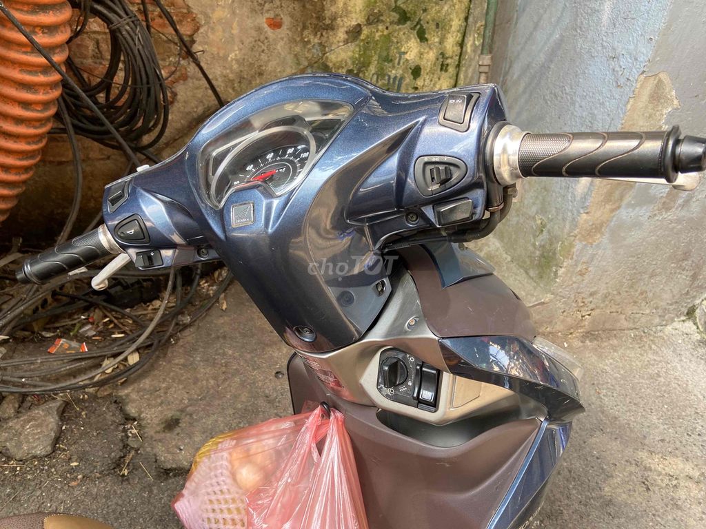 xe vision chính chủ biển 29D mầu xanh đá. Mua bán Xe máy tại Quận Hà Đông Hà Nội được đăng bởi Nguyen Nam  hình 7