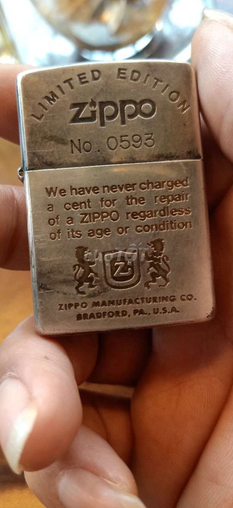 Zippo Mỹ chính hãng.