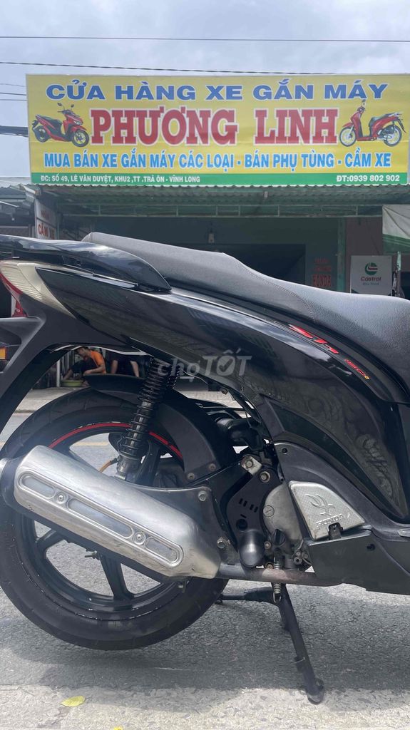 HONDA SH LÊN ÁO MÁY ÊM. Mua bán Xe máy tại Huyện Trà Ôn Vĩnh Long được đăng bởi Cửa hàng xe Phương Linh hình 5