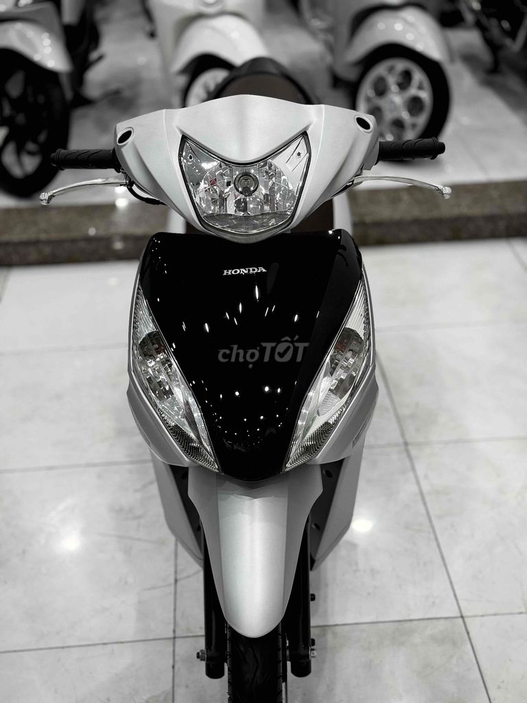 Honda Vision 2014 màu Bạc. Mua bán Xe máy tại Thị xã Phú Mỹ Bà Rịa - Vũng Tàu được đăng bởi Cửa Hàng Xe Máy Phú Mỹ hình 7