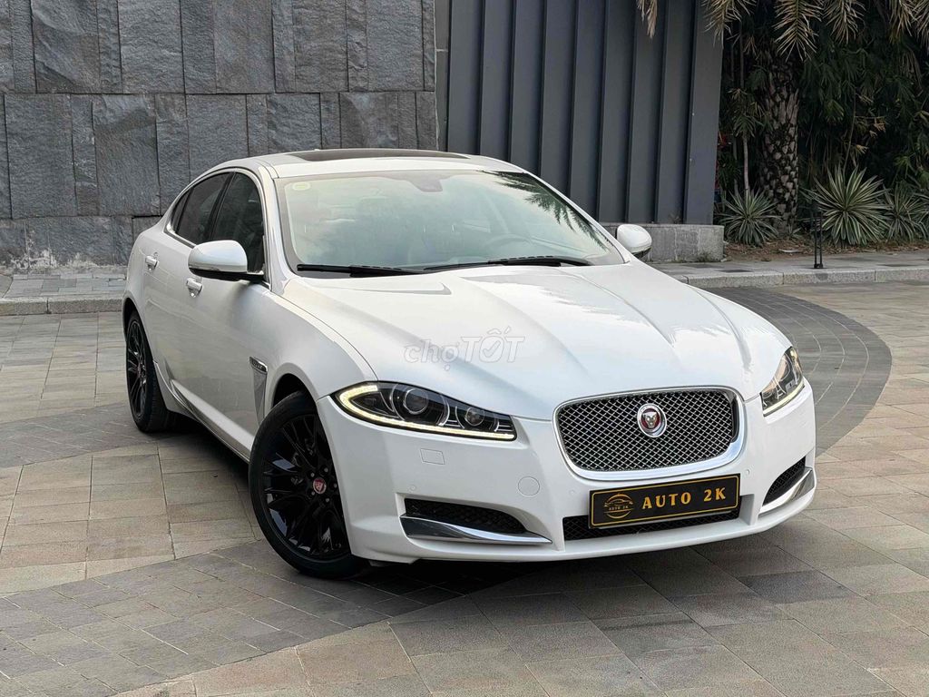 Jaguar Xf 2014 photo 2