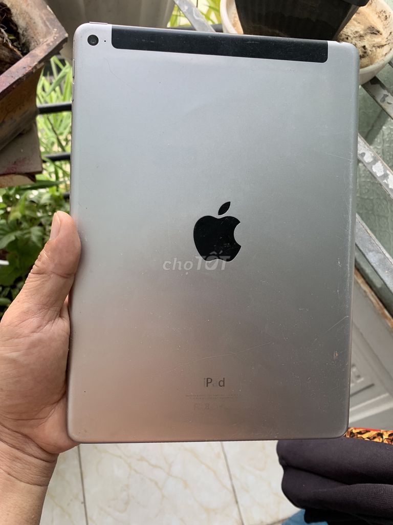 ipad 6( Air 2).Zin.64G,Full vân tay,xài ok