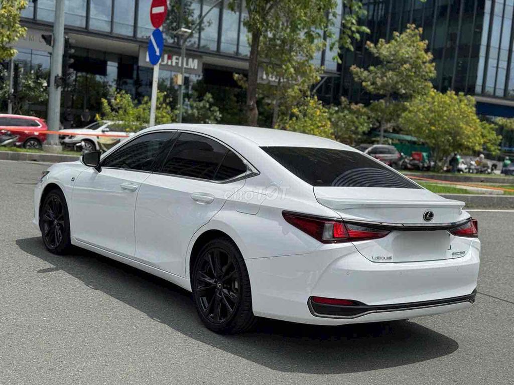 Lexus Es 2022 photo 4