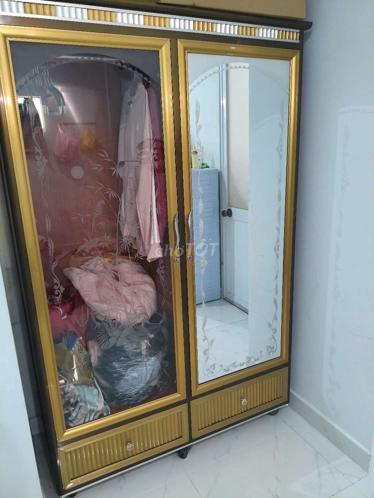 Tủ quần áo nhôm kính vàng đồng. Mua bán Tủ, kệ gia đình tại Thành phố Biên Hòa Đồng Nai được đăng bởi Duy 1988 hình 1