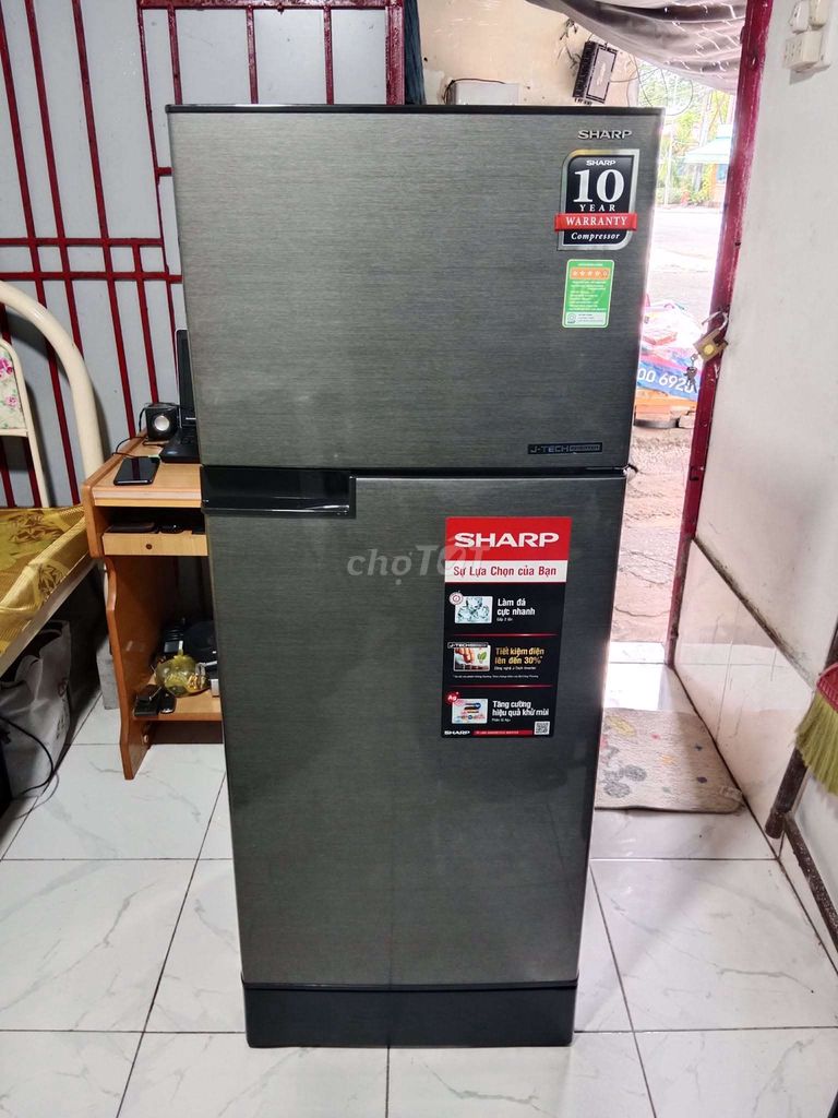 Tủ lạnh Sharp Inverter 180L Xám. Mua bán Tủ lạnh tại Quận Tân Phú Tp Hồ Chí Minh được đăng bởi Thế Anh hình 1