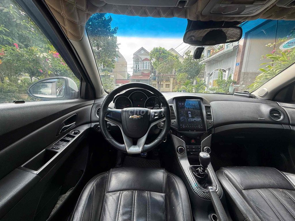 Chevrolet Cruze Trắng Số sàn 5 chỗ. Mua bán Ô tô tại Thành phố Dĩ An Bình Dương được đăng bởi Ely Tăng hình 3