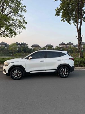 Kia Seltos Luxury 5.488 km đk 13/12/2022 Cực Lướt