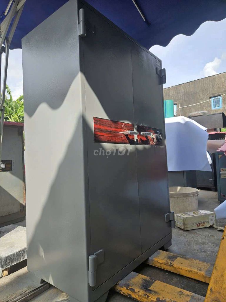 Két sắt BMC 950kg 1600x1000x580 Mới 99%. Mua bán Nội thất, đồ gia dụng khác tại Thành phố Thủ Đức Tp Hồ Chí Minh được đăng bởi Sửa Khóa Hồng Long hình 1