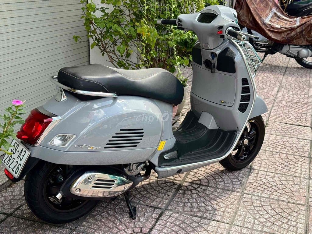 GTS 300 HPE 6800km như mới. Mua bán Xe máy tại Quận Phú Nhuận Tp Hồ Chí Minh được đăng bởi Nghia Tran hình 2