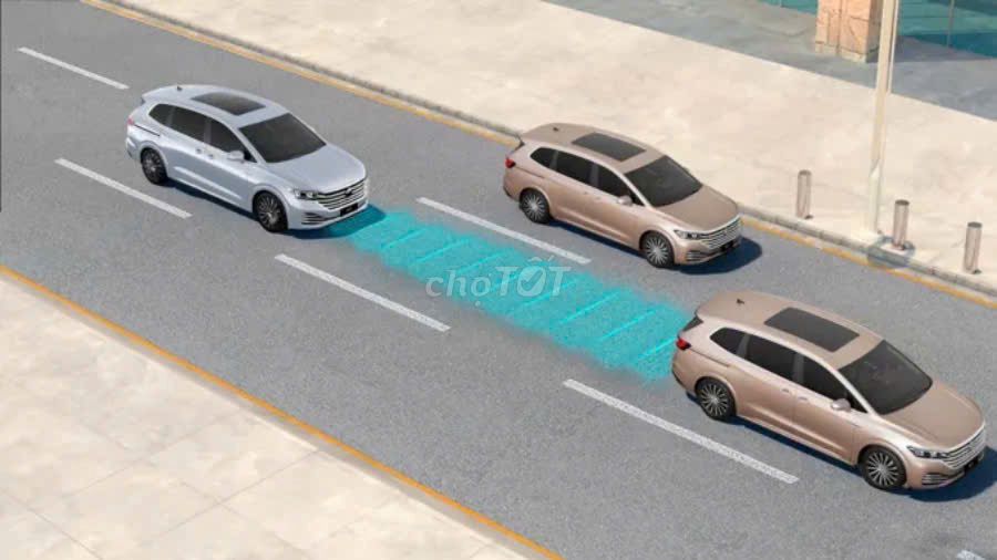 Volkswagen Viloran Luxury 7 chỗ. Mua bán Ô tô tại Thành phố Biên Hòa Đồng Nai được đăng bởi Thắng Volkswagen hình 3