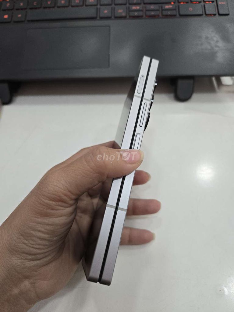 Samsung Fold 6 256GB Bạc Hàn Quốc 98.9%. Mua bán Điện thoại tại Thành phố Thủ Đức Tp Hồ Chí Minh được đăng bởi N Store hình 1
