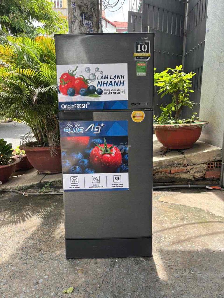 Tủ lạnh Sharp OriginFRESH Đen 165l inverter. Mua bán Tủ lạnh tại Quận Tân Phú Tp Hồ Chí Minh được đăng bởi  ĐIỆN MÁY HOÀNG HUY hình 1