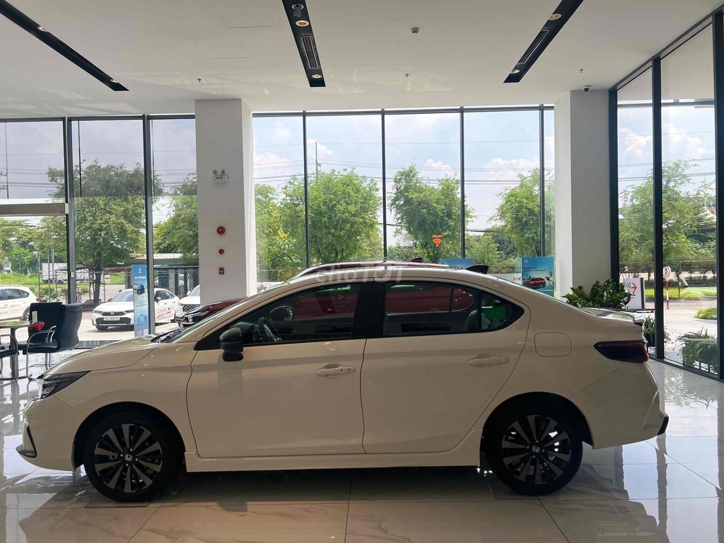 Honda City RS Km 66, kèm phụ kiện, cho vay 85% gia. Mua bán Ô tô tại Quận 7 Tp Hồ Chí Minh được đăng bởi Honda Ôtô Quận 7 hình 8