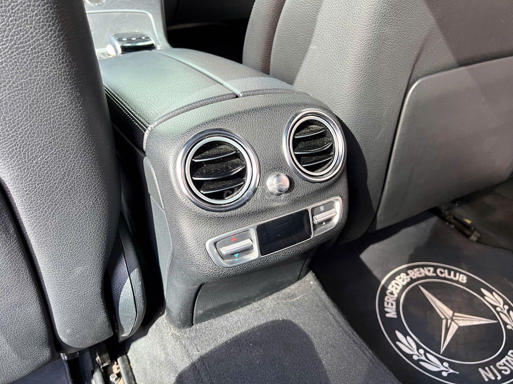 Mercedes Benz C Class 2016 C300 AMG - 80000 km. Mua bán Ô tô tại Quận Long Biên Hà Nội được đăng bởi AUTO TÂN HƯNG THỊNH hình 13