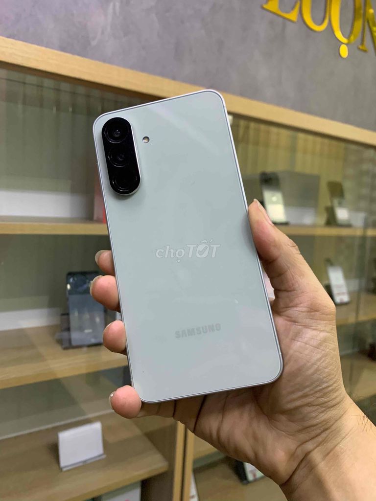 Samsung A56 (5G) 128GB đẹp 99% cbh 6/2026. Mua bán Điện thoại tại Quận Ninh Kiều Cần Thơ được đăng bởi shop một chín tám tám hình 1