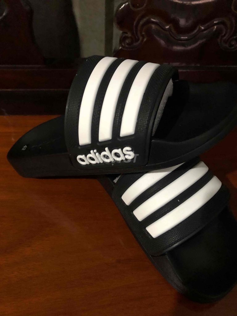 Dép lê Adidas Nam Đen trắng size 42. Mua bán Giày dép tại Quận Ô Môn Cần Thơ được đăng bởi tribui hình 1