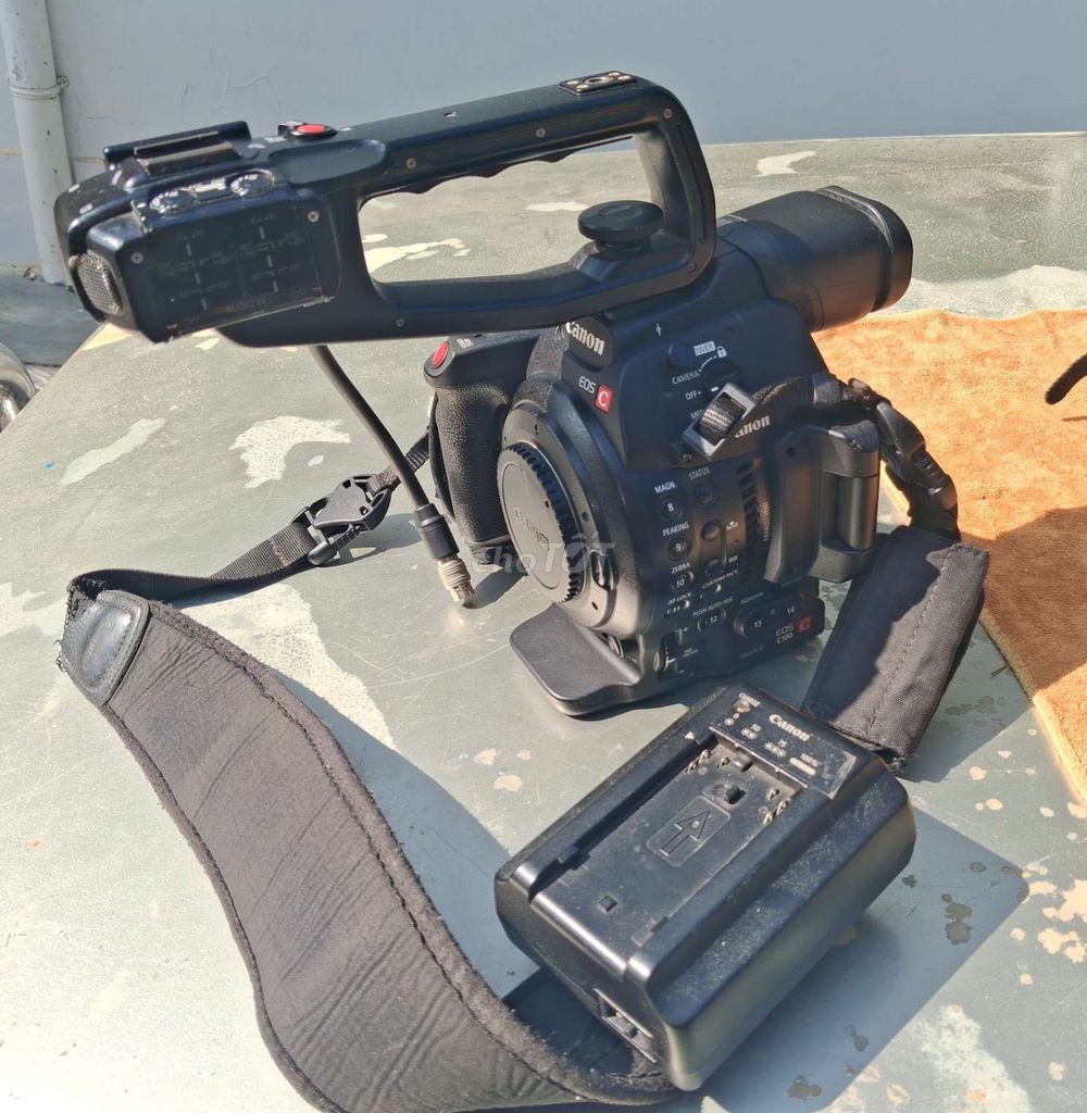 Máy quay Canon C100 Mark II và C300 mark 1. Mua bán Máy ảnh, Máy quay tại Thành phố Đà Lạt Lâm Đồng được đăng bởi Dũng Huy Nguyễn  hình 1
