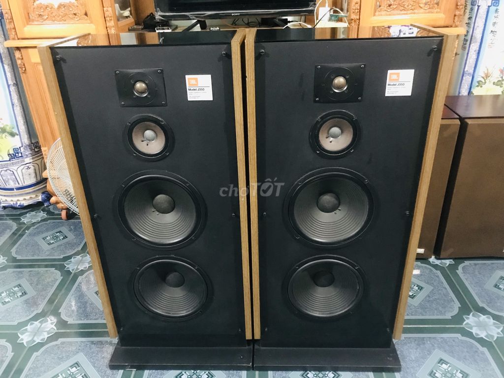 LOA MỸ JBJ J350