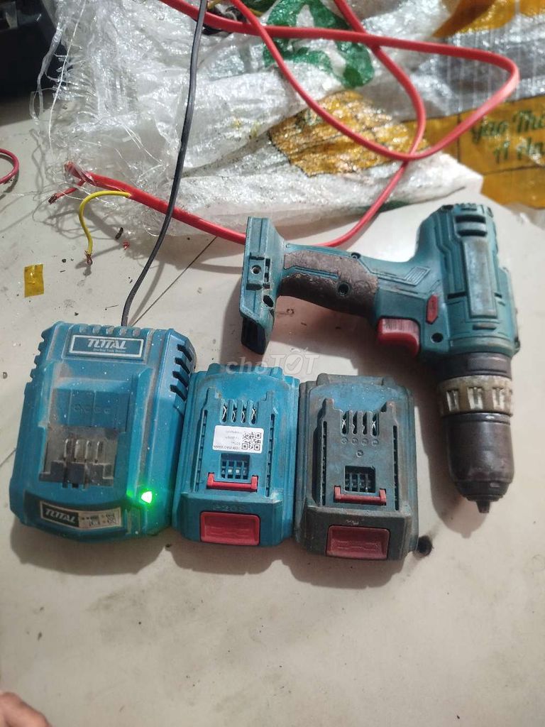 Khoan 3 chức năng total 20v