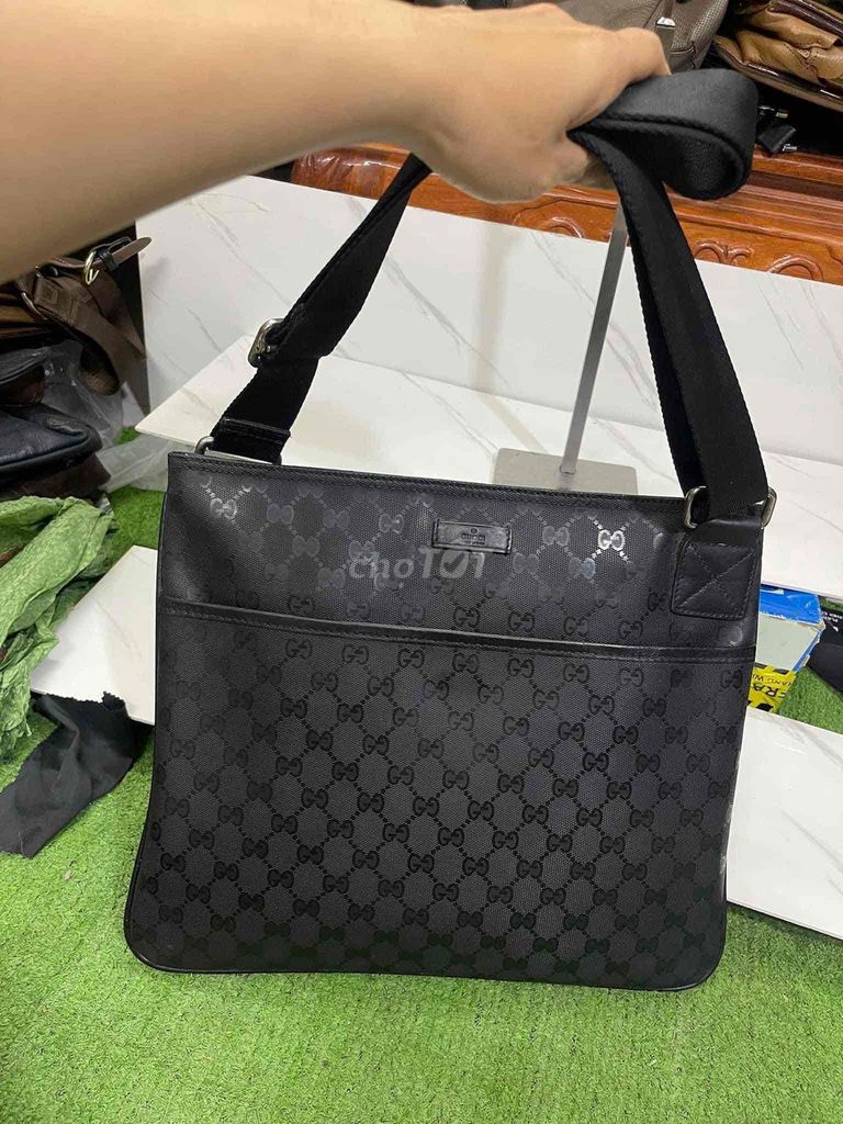 Đeo chéo GC size 33x29 logo tem code đầy đủ