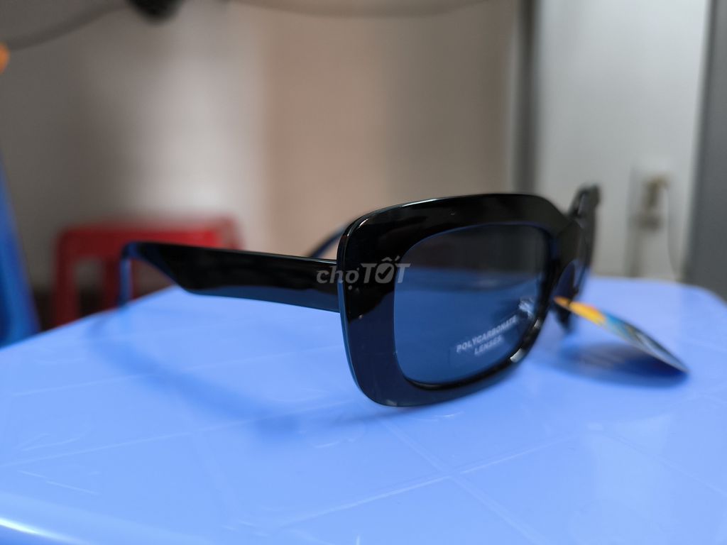 Kính Mát BUTABY Retro Vuông Nhỏ – Style 90s