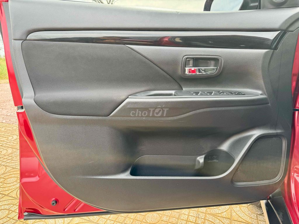 Mitsubishi Outlander 2020 2.0 CVT - 47000 km. Mua bán Ô tô tại Quận Cẩm Lệ Đà Nẵng được đăng bởi nguyễn văn khoa hình 17