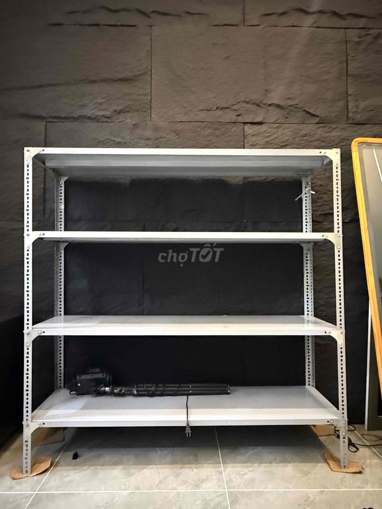 Kệ Kim loại Xám Chắc chắn. Mua bán Tủ, kệ gia đình tại Quận Bình Tân Tp Hồ Chí Minh được đăng bởi Thuỳ Linh hình 1