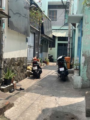 Cần bán Nhà đường Tô Hiệu : 4 x 13 M cấp 4 . Cách 2 căn ra hẻm 8 M. Mua bán Nhà ở tại Quận Tân Phú Tp Hồ Chí Minh được đăng bởi NHÀ ĐẸP TÂN PHÚ 