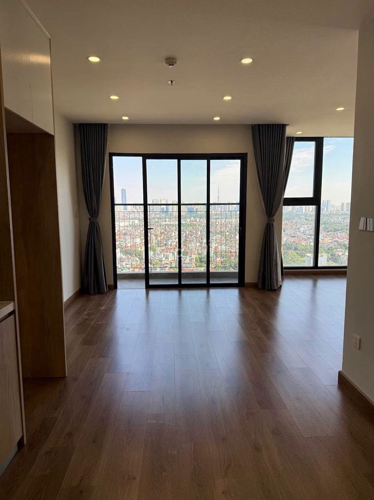 Продается квартира Vinhomes Smart City с 2 спальнями, 64 м2, угловой, 2 балкона