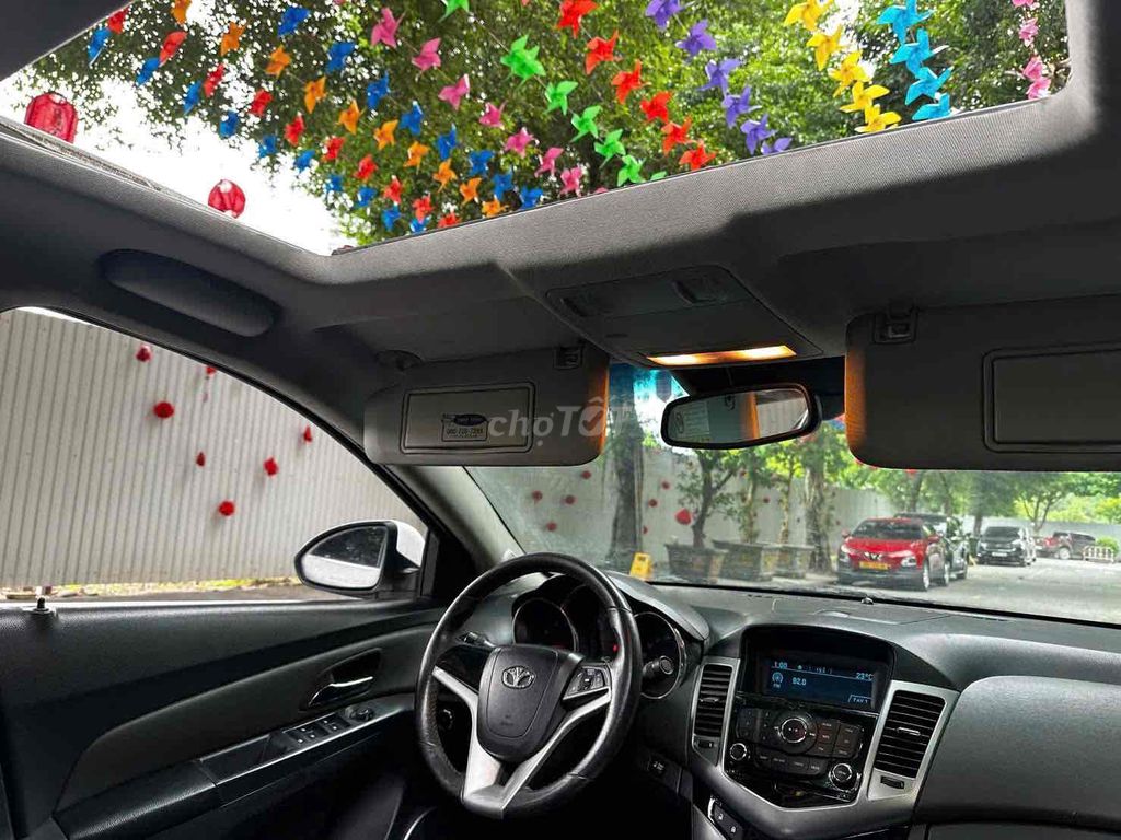 Полностью автоматическая крышная дверь Chevrolet Cruze 2013