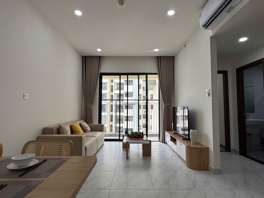 Cho thuê 2PN 2WC Có Ban Công Full Nội Thất View Hồ Bơi - Nhà mới