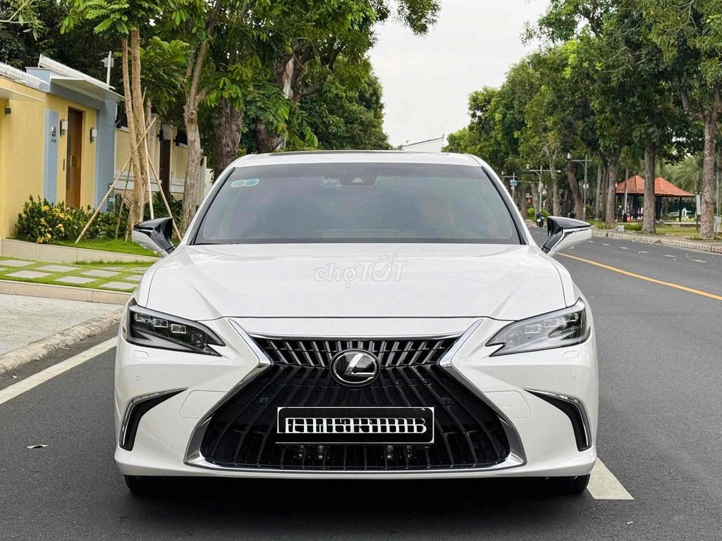 Lexus ES 2023 300H Xăng điện - 21000 km. Mua bán Ô tô tại Quận Gò Vấp Tp Hồ Chí Minh được đăng bởi Tuấn Tài hình 1