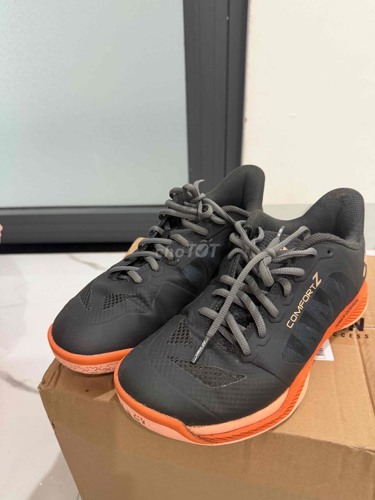 Giày cầu lông Yonex Comfort Z Đen cam. Mua bán Giày dép tại Thành phố Buôn Ma Thuột Đắk Lắk được đăng bởi Nguyễn Huy Hoàng hình 1