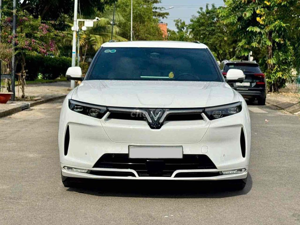 VF9 2023 Plus - Trắng - 5vkm- Thuê pin (CATL). Mua bán Ô tô tại Thành phố Thủ Đức Tp Hồ Chí Minh được đăng bởi OTOCITY hình 4