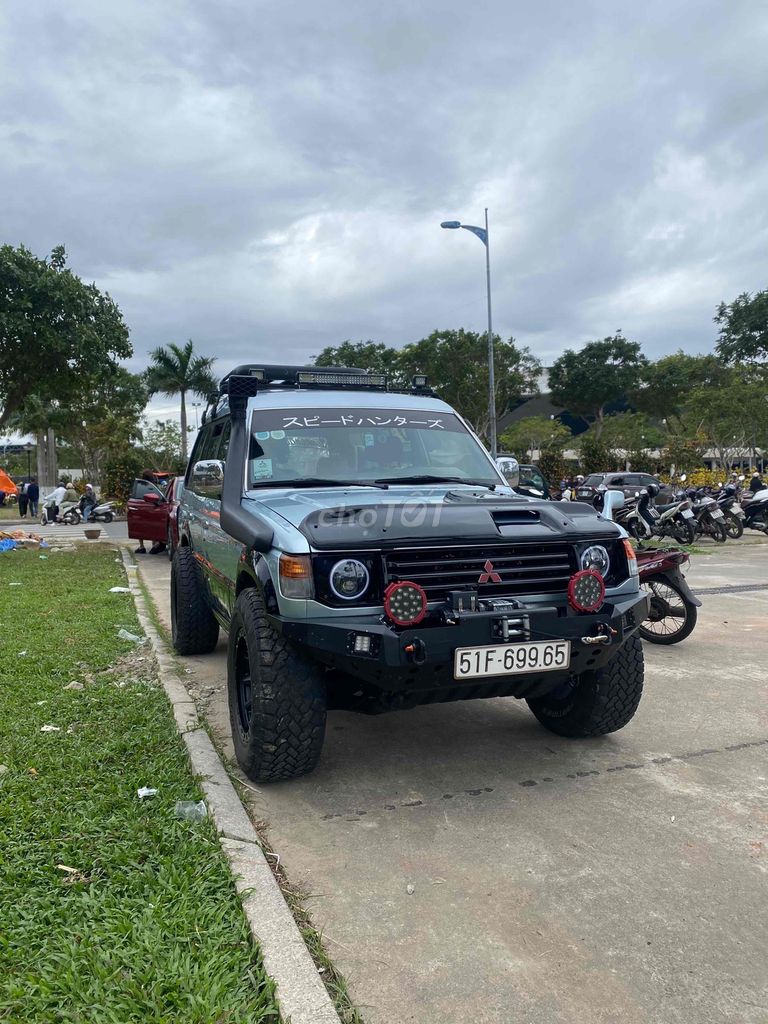 Mitsubishi Pajero Sport 1993 - 100000 km