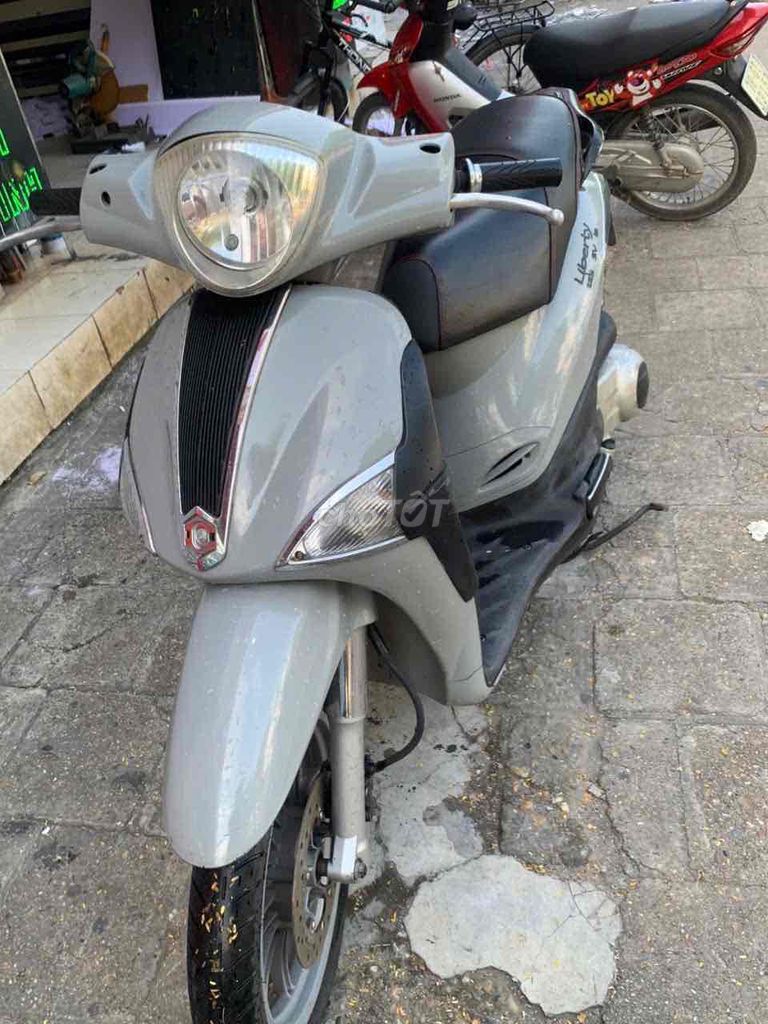 Скутер Piaggio Liberty, серый
