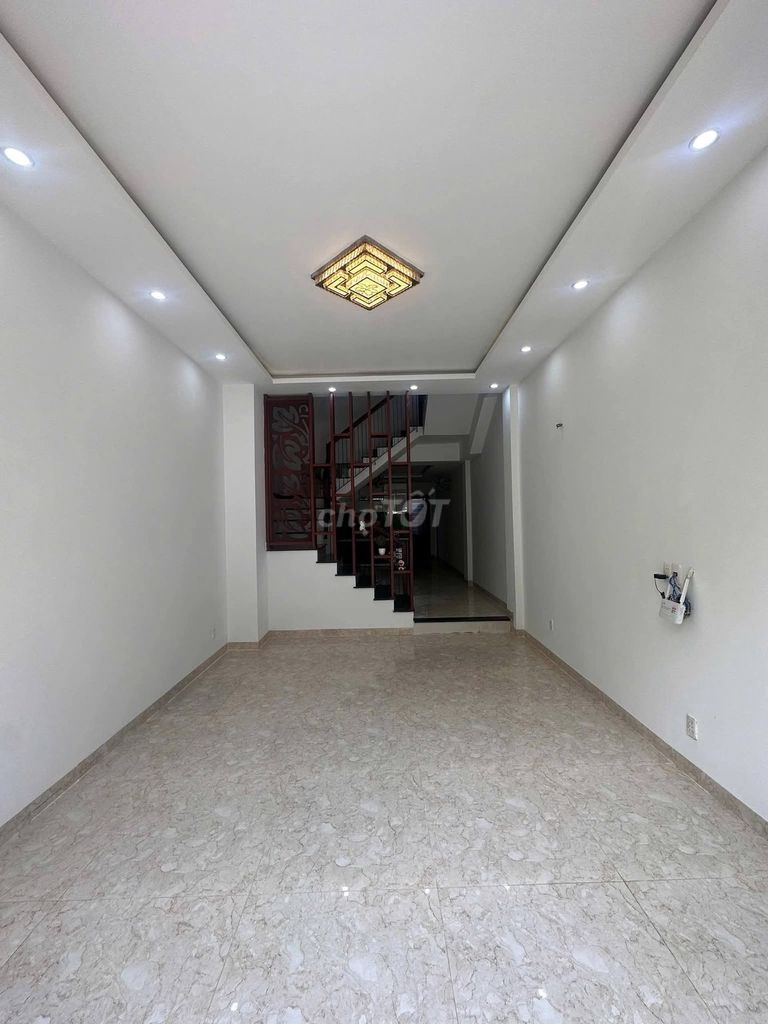 Аренда · 4 комн. · 100 м² · Quận Hải Châu, ул. Đường Hoàng Tích Trí