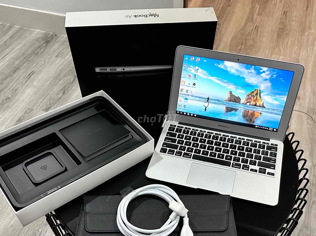 Cần bán lại Macbook Air 11,6 inch mới 99% ko trầy