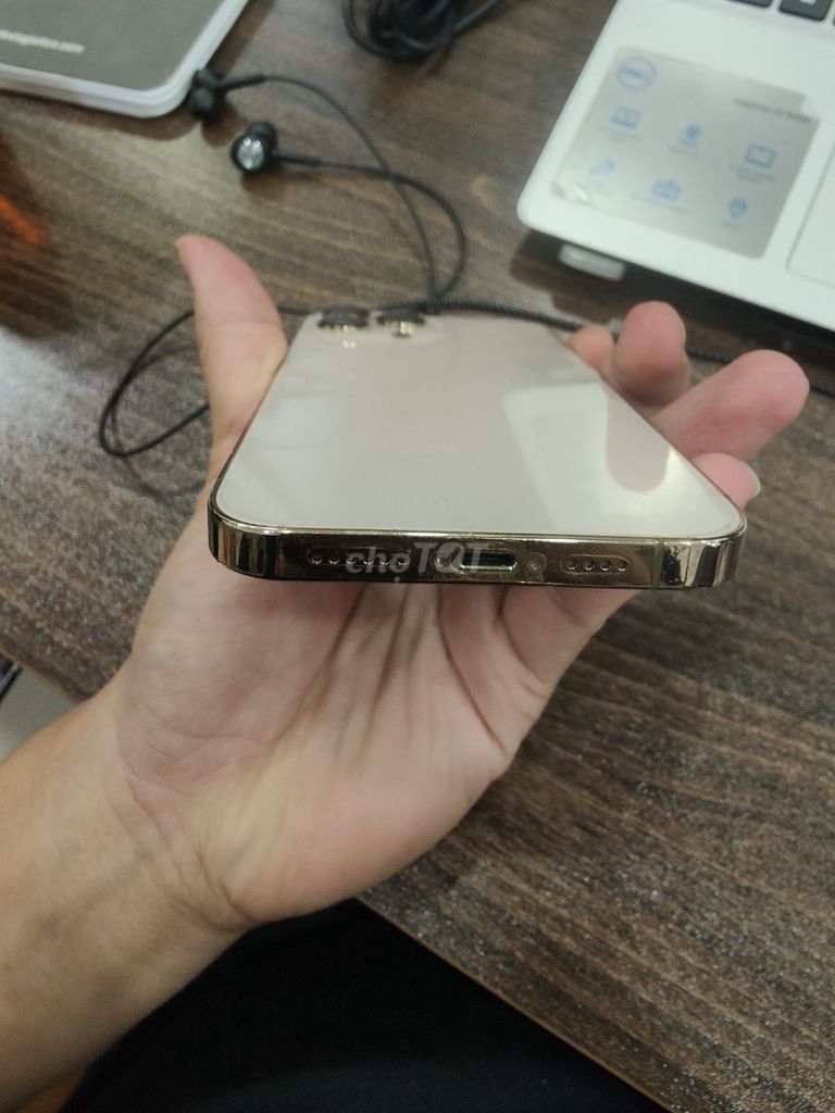 iPhone 13 Pro Max 128GB Vàng. Mua bán Điện thoại tại Thành phố Dĩ An Bình Dương được đăng bởi Hùng hình 1