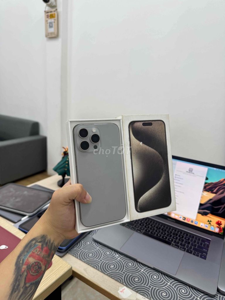 Apple iPhone 15 Pro 256GB Titan QTE Full Chức Năng. Mua bán Điện thoại tại Quận Đống Đa Hà Nội được đăng bởi Trung Kiên Trả Góp Bao Nợ Xấu hình 1