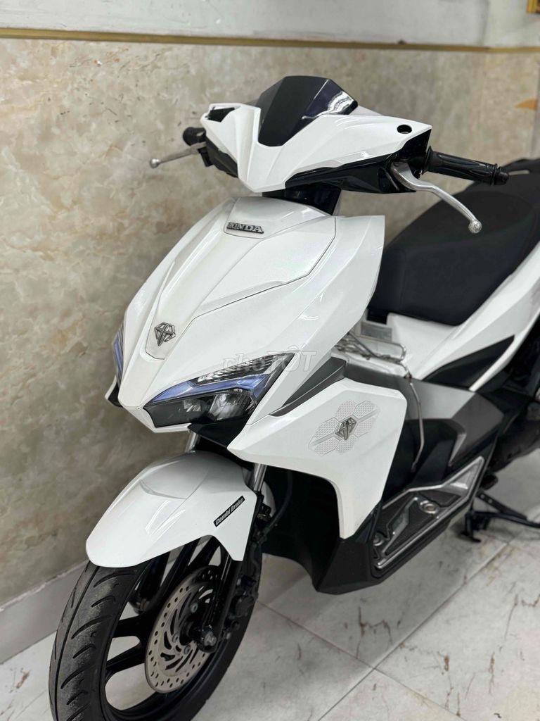 AB 125 trắng đen máy rin xe cực kỳ đẹp. Mua bán Xe máy tại Quận Sơn Trà Đà Nẵng được đăng bởi Minh Dũng bán trả góp 136 vân đồn  hình 2