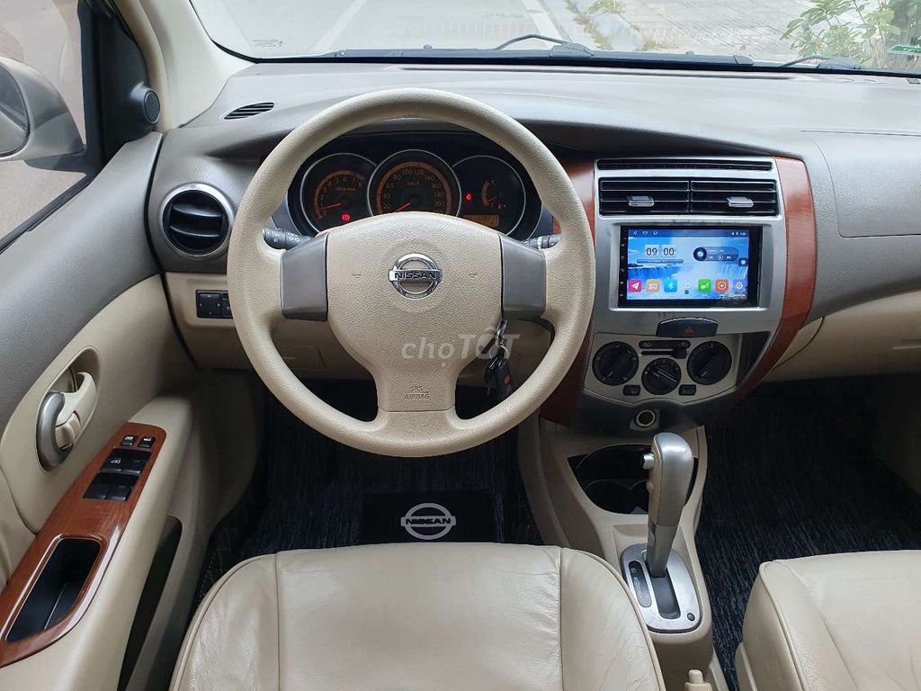 Bán nissan livina 1.8 AT 2011 chính chủ